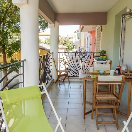 Le Madrilene By Interhome Apartman
